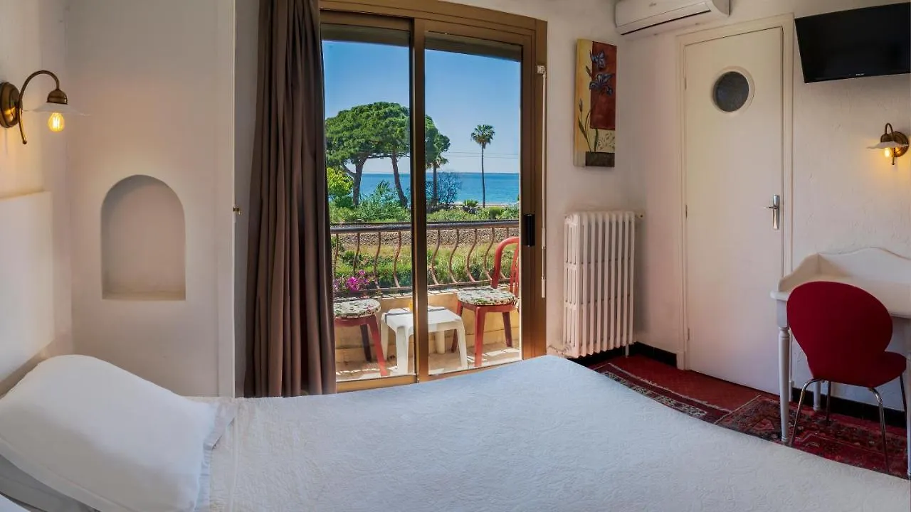 Villa Nina Juan-les-Pins 2*,  France